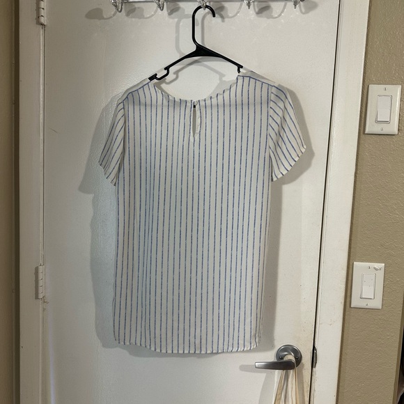 Express white and blue pin stripe scoop neck portofino shirt, size small - Picture 4 of 4